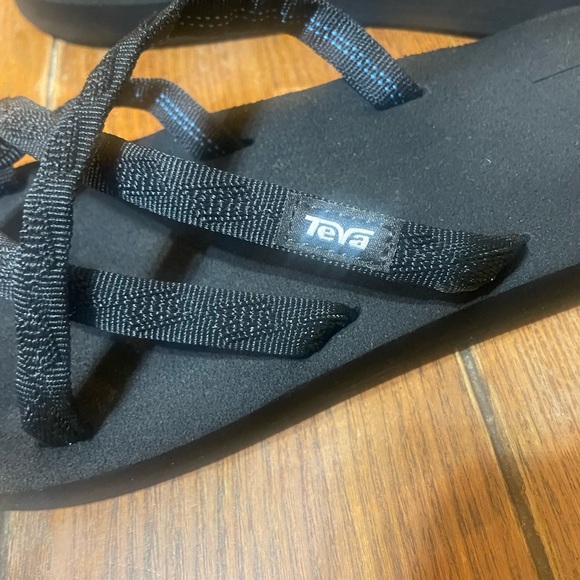 Teva 6840 Olowahu Women's Size 8 Black Flip Flop Cushioned Sandals - Picture 4 of 9